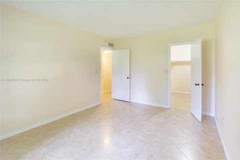 Copropriété à louer à Miami, Floride: 2 chambres, 84.54 m2 № 1365954 - photo 11