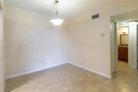 Copropriété à louer à Miami, Floride: 2 chambres, 84.54 m2 № 1365954 - photo 5