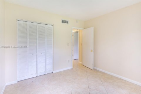 Condominio en alquiler en Miami, Florida, 2 dormitorios, 84.54 m2 № 1365954 - foto 15