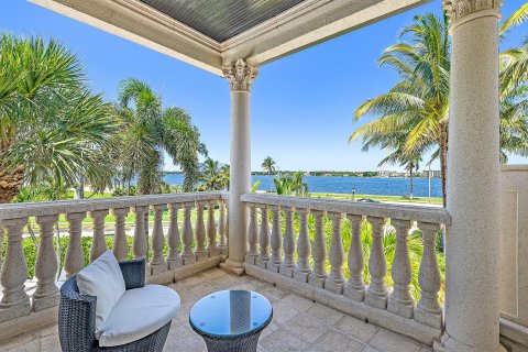 Villa ou maison à vendre à West Palm Beach, Floride: 6 chambres, 609.07 m2 № 580096 - photo 19