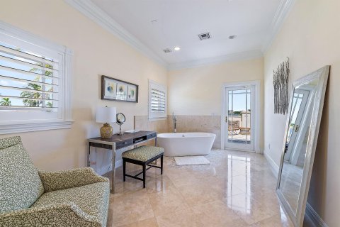 Villa ou maison à vendre à West Palm Beach, Floride: 6 chambres, 609.07 m2 № 580096 - photo 16