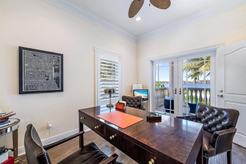 Villa ou maison à vendre à West Palm Beach, Floride: 6 chambres, 609.07 m2 № 580096 - photo 24