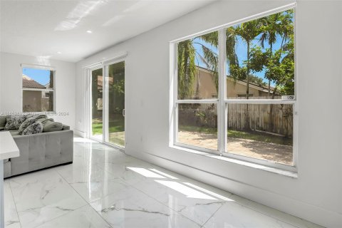 Villa ou maison à vendre à Miramar, Floride: 4 chambres, 245.17 m2 № 1368685 - photo 24