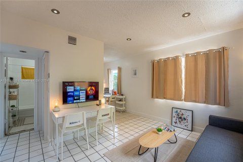 Casa en venta en Miami, Florida, 2 dormitorios, 93.65 m2 № 1238571 - foto 4