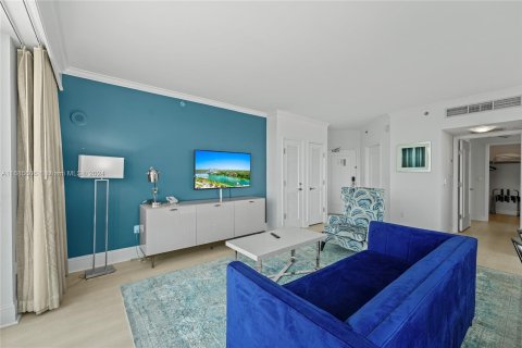 Condo in Miami Beach, Florida, 2 bedrooms  № 1427475 - photo 16