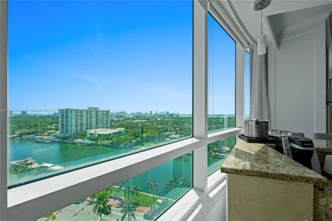 Condo in Miami Beach, Florida, 2 bedrooms  № 1427475 - photo 14