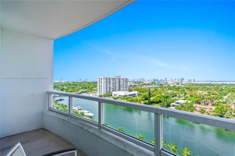 Condo in Miami Beach, Florida, 2 bedrooms  № 1427475 - photo 4