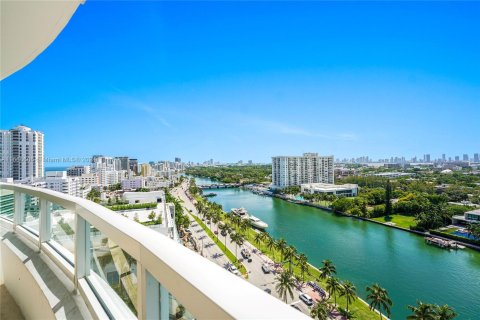 Condo in Miami Beach, Florida, 2 bedrooms  № 1427475 - photo 7