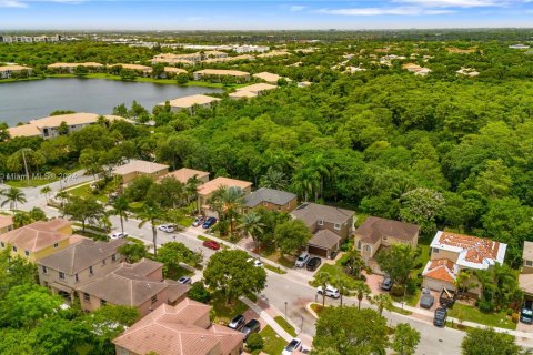 Villa ou maison à vendre à Coconut Creek, Floride: 3 chambres, 196.77 m2 № 1310989 - photo 11