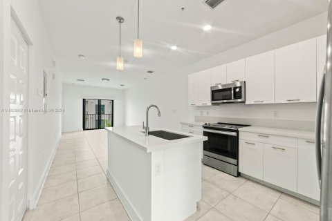 Condominio en venta en Doral, Florida, 1 dormitorio, 68.56 m2 № 1223445 - foto 1