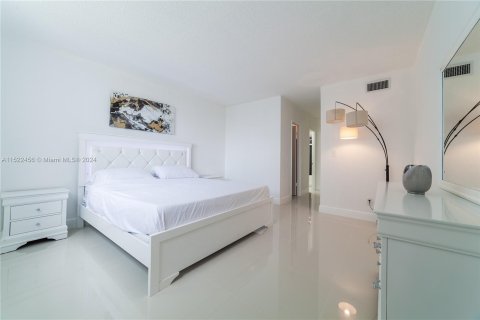 Copropriété à louer à Sunny Isles Beach, Floride: 1 chambre, 92.9 m2 № 974448 - photo 24