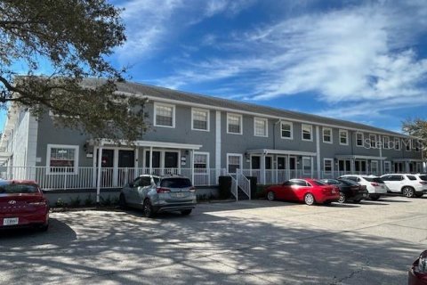 Commercial property in Tampa, Florida 110.74 sq.m. № 1010703 - photo 2