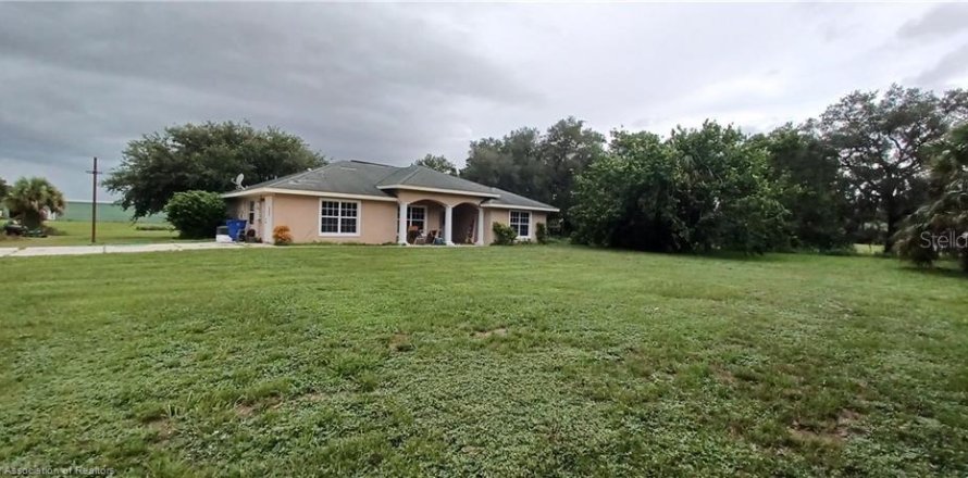 Villa ou maison à Lake Placid, Floride 4 chambres, 178.93 m2 № 1312707