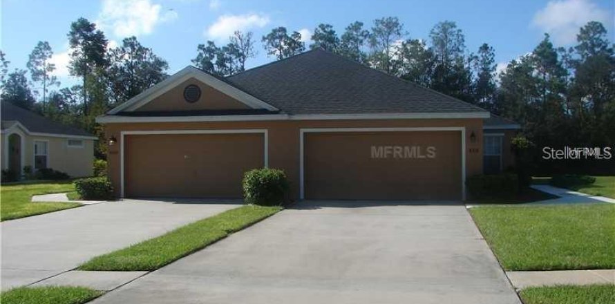 House in New Port Richey, Florida 2 bedrooms, 105.91 sq.m. № 1312708