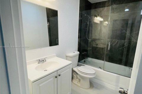 Casa en venta en North Miami, Florida, 3 dormitorios, 175.12 m2 № 1375732 - foto 7