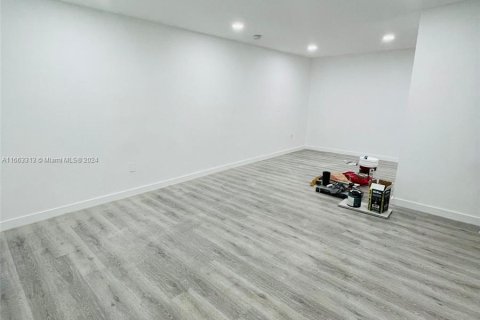 Casa en venta en North Miami, Florida, 3 dormitorios, 175.12 m2 № 1375732 - foto 6