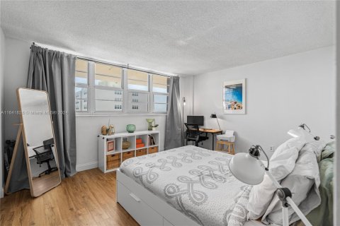 Condo in Miami Beach, Florida, 1 bedroom  № 1320622 - photo 30