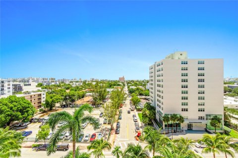 Condo in Miami Beach, Florida, 1 bedroom  № 1320622 - photo 12