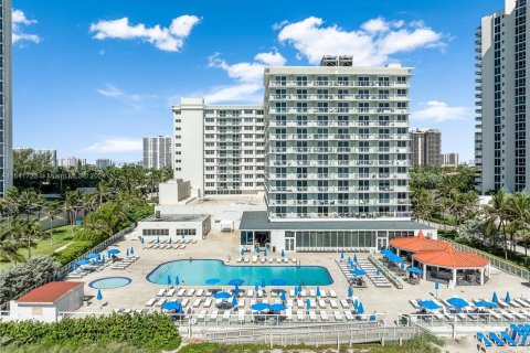 Studio in the Condo in Sunny Isles Beach, Florida  № 1319351 - photo 15