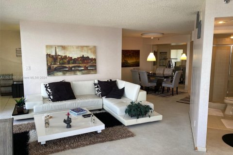 Copropriété à vendre à Aventura, Floride: 1 chambre, 105.91 m2 № 981197 - photo 3