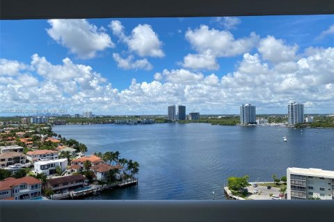 Condo in Aventura, Florida, 1 bedroom  № 981197 - photo 1