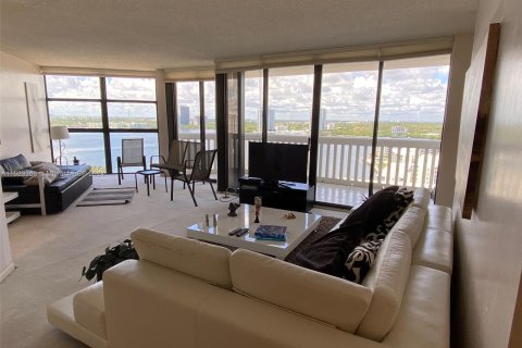 Copropriété à vendre à Aventura, Floride: 1 chambre, 105.91 m2 № 981197 - photo 2