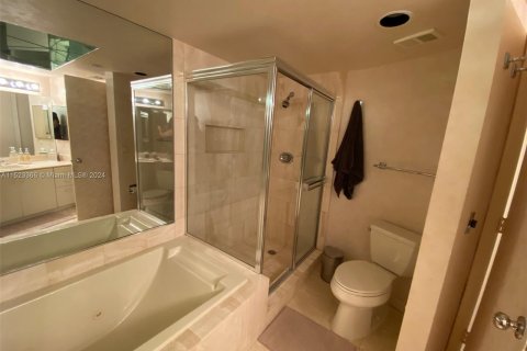 Condo in Aventura, Florida, 1 bedroom  № 981197 - photo 13