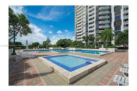 Condominio en venta en Aventura, Florida, 1 dormitorio, 105.91 m2 № 981197 - foto 19