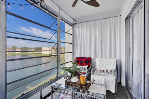 Condo in Sunrise, Florida, 2 bedrooms  № 986203 - photo 9