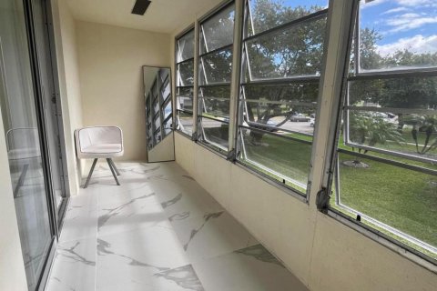 Condo in West Palm Beach, Florida, 1 bedroom  № 1102169 - photo 5