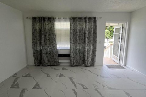 Condo in West Palm Beach, Florida, 1 bedroom  № 1102169 - photo 17