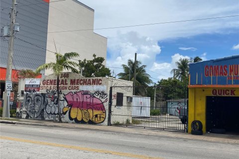 Terreno en venta en Miami, Florida № 718334 - foto 3
