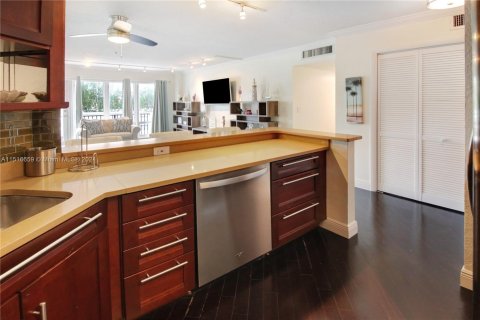 Condo in Fort Lauderdale, Florida, 2 bedrooms  № 959024 - photo 22