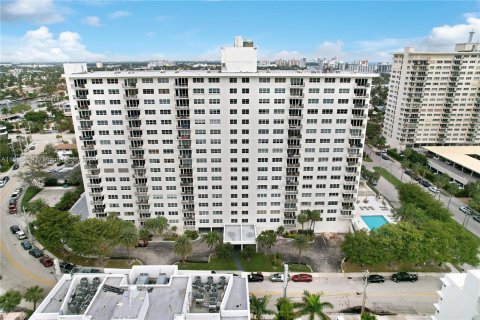 Condo in Fort Lauderdale, Florida, 2 bedrooms  № 959024 - photo 11