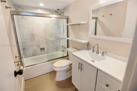 Condo in Fort Lauderdale, Florida, 2 bedrooms  № 959024 - photo 26