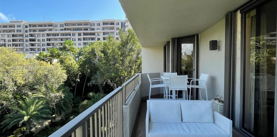 Condo in Key Biscayne, Florida, 2 bedrooms  № 1498