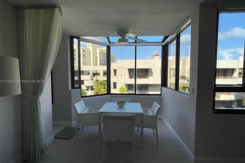 Condo in Key Biscayne, Florida, 2 bedrooms  № 1498 - photo 13