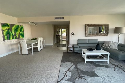 Copropriété à louer à Key Biscayne, Floride: 2 chambres, 166.3 m2 № 1498 - photo 8