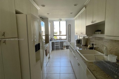 Condo in Key Biscayne, Florida, 2 bedrooms  № 1498 - photo 14