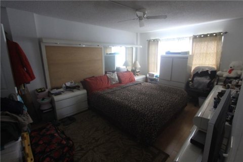 Condo in Lauderhill, Florida, 2 bedrooms  № 947906 - photo 12