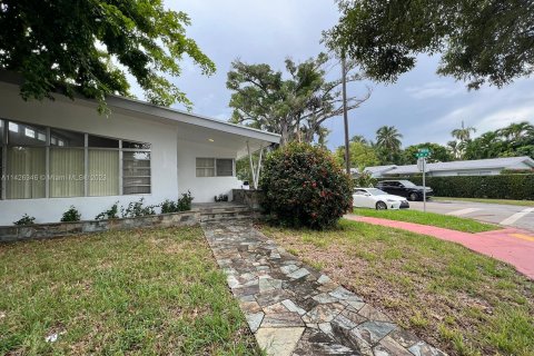 Villa ou maison à vendre à Miami Beach, Floride: 3 chambres, 165.09 m2 № 636142 - photo 15