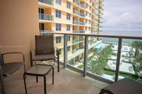 Condominio en alquiler en Hollywood, Florida, 1 dormitorio, 69.21 m2 № 1180336 - foto 7