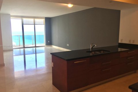 Condominio en venta en Hallandale Beach, Florida, 3 dormitorios, 144.37 m2 № 944282 - foto 6