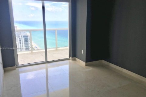 Condominio en venta en Hallandale Beach, Florida, 3 dormitorios, 144.37 m2 № 944282 - foto 12