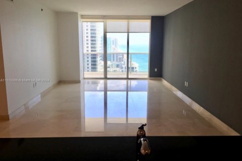 Condominio en venta en Hallandale Beach, Florida, 3 dormitorios, 144.37 m2 № 944282 - foto 7