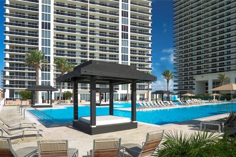 Condominio en venta en Hallandale Beach, Florida, 3 dormitorios, 145.95 m2 № 944281 - foto 29