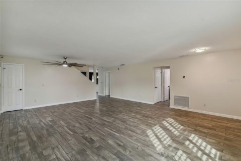 Casa en venta en Orlando, Florida, 6 dormitorios, 282.42 m2 № 1422535 - foto 5