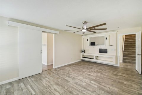 Casa en venta en Orlando, Florida, 6 dormitorios, 282.42 m2 № 1422535 - foto 18