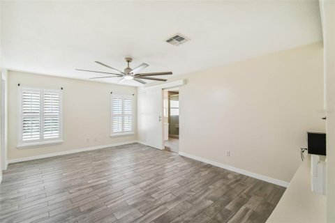 Casa en venta en Orlando, Florida, 6 dormitorios, 282.42 m2 № 1422535 - foto 16