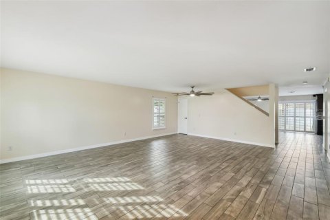 Casa en venta en Orlando, Florida, 6 dormitorios, 282.42 m2 № 1422535 - foto 4